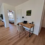 شقة Staytona With Balcony, Wifi & Workspace Near Friedberg