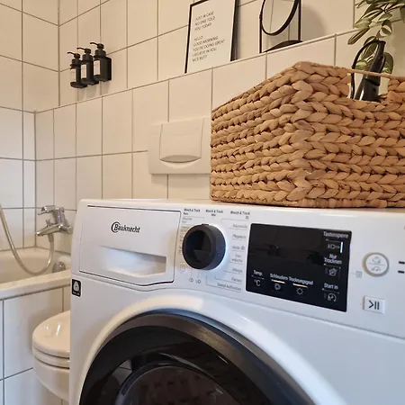 Apartmán Staytona With Balcony, Wifi & Workspace Near Friedberg