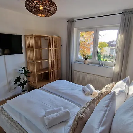 Staytona With Balcony, Wifi & Workspace Near Friedberg * Florstadt