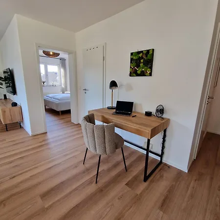 Apartmán Staytona With Balcony, Wifi & Workspace Near Friedberg