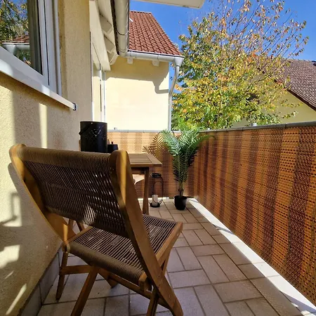 شقة Staytona With Balcony, Wifi & Workspace Near Friedberg Florstadt