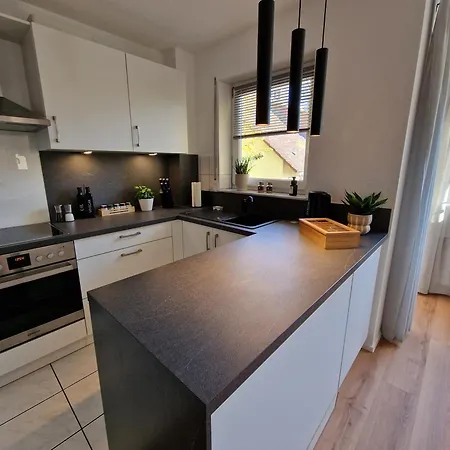 Apartmán Staytona With Balcony, Wifi & Workspace Near Friedberg